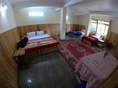 Pradhan Hotel