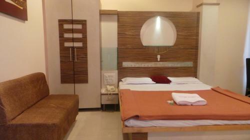 Lodge Hotel Royal Residency Executive