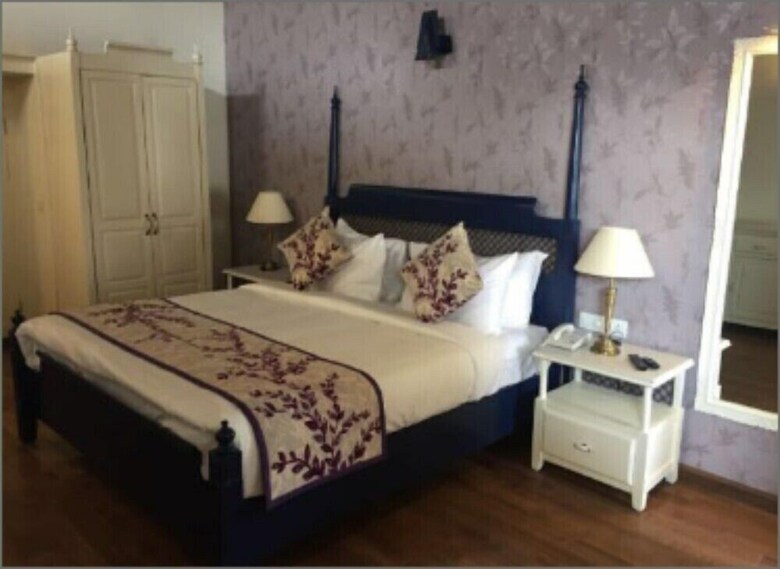 Hotel Pine Retreat Mallroad
