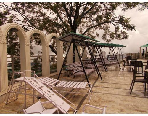 Hotel A-one Stay Near Picture Palace