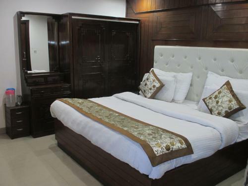 Hotel Luxmount, Mussoorie