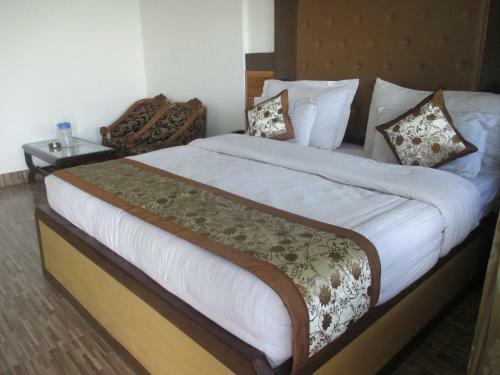 Hotel Luxmount, Mussoorie