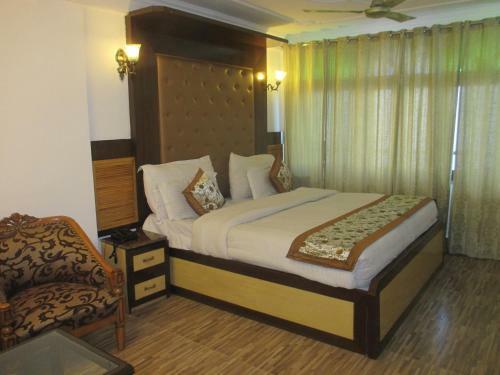 Hotel Luxmount, Mussoorie