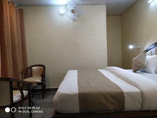The Modern "a Home Stay - Away From Home"