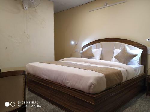 The Modern "a Home Stay - Away From Home"