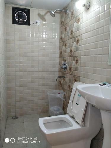The Modern "a Home Stay - Away From Home"