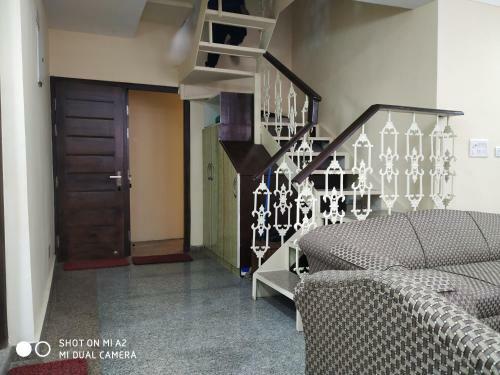 The Modern "a Home Stay - Away From Home"