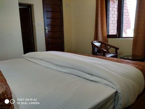 The Modern "a Home Stay - Away From Home"