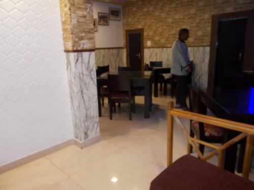 Hotel Relaxed Stay In A Breezy Building