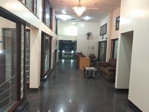 Hotel Jk Rooms 122 Shaheen-nr. Mahindra Co.-midc