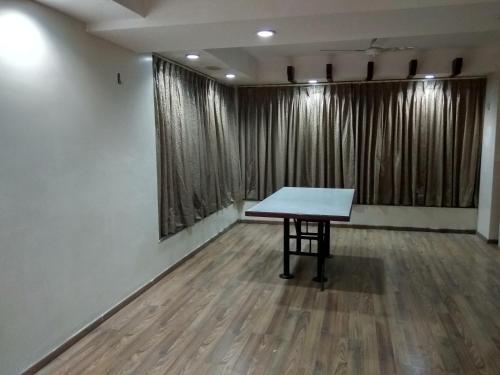 Hotel Jk Rooms 122 Shaheen-nr. Mahindra Co.-midc