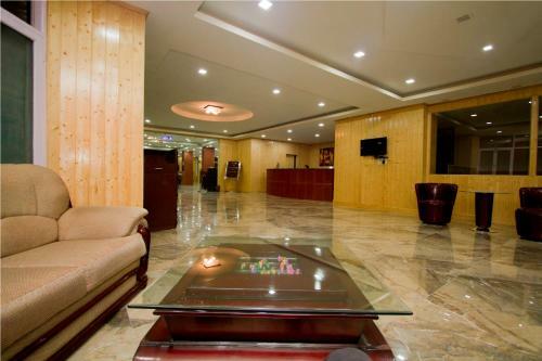 Hotel Adb Rooms Snow Touch Resort