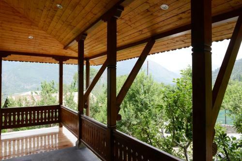 Bed & Breakfast Treetops Cottage " Hill Side "