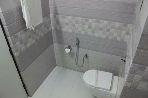 Jk Rooms 101 Hotel Asian Inn-nr. Empress Mall