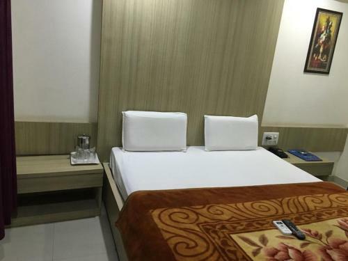 Jk Rooms 101 Hotel Asian Inn-nr. Empress Mall