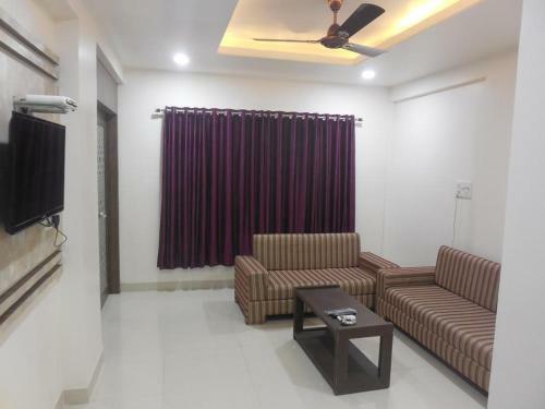 Jk Rooms 101 Hotel Asian Inn-nr. Empress Mall