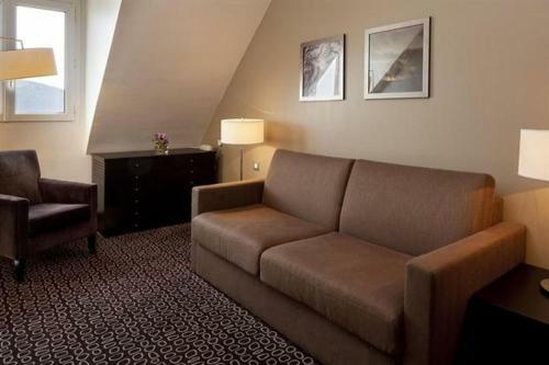 Jk Rooms 101 Hotel Asian Inn-nr. Empress Mall