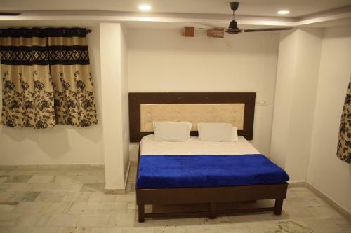 Hotel M.l.c.deluxe