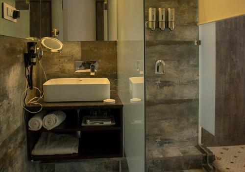 Regenta Central Hotel & Convention Centre Nagpur
