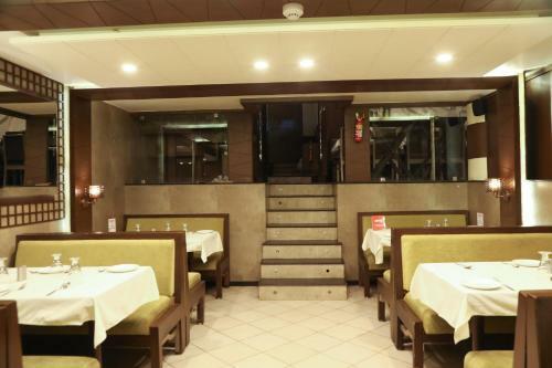Hotel Oyo Flagship 14469 Darshan Tower Gitanjali