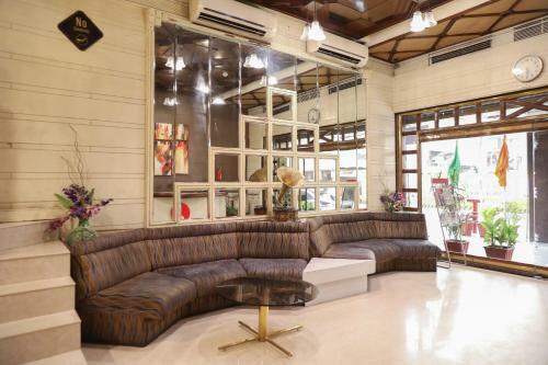 Hotel Oyo Flagship 14469 Darshan Tower Gitanjali