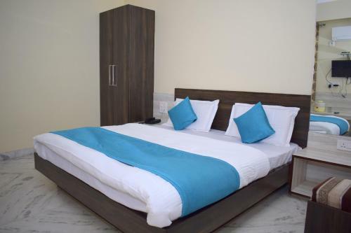 Hotel Shivansh Inn By Sky Stays
