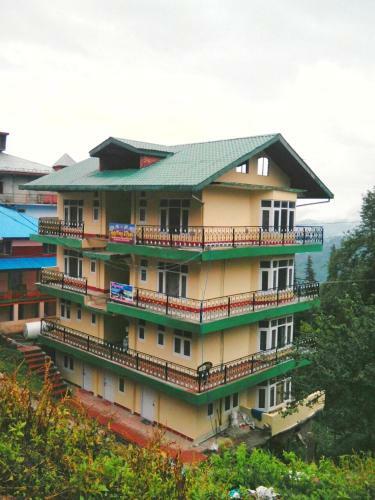 Pines And Peaks Hotel