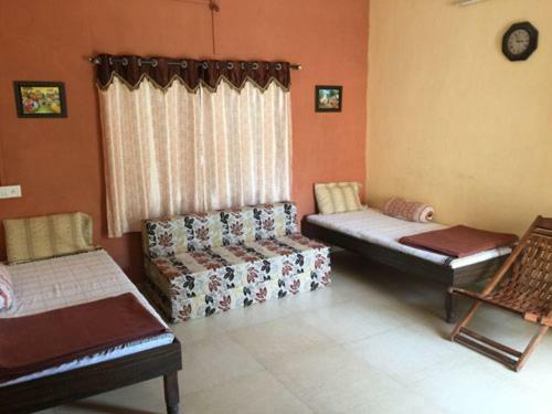 Bed & Breakfast Mtdc Approved Mohiniraj Guest House