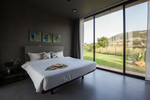 Casa Lake View Villa