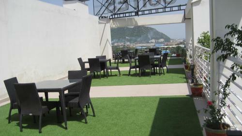 Hotel Starlit Suites