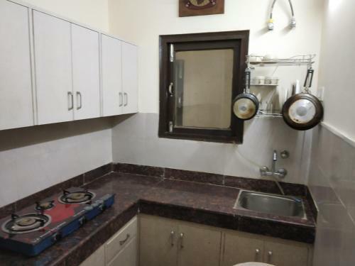 The Raveesh Service Apartment