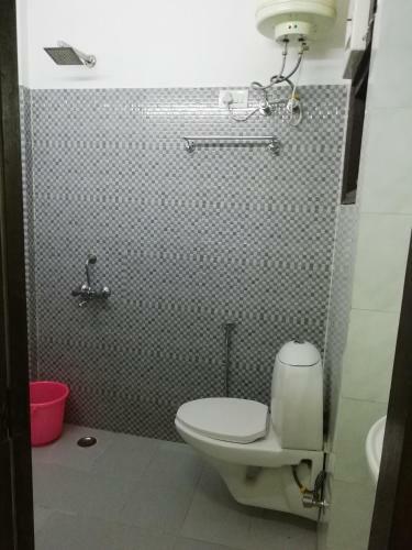 The Raveesh Service Apartment