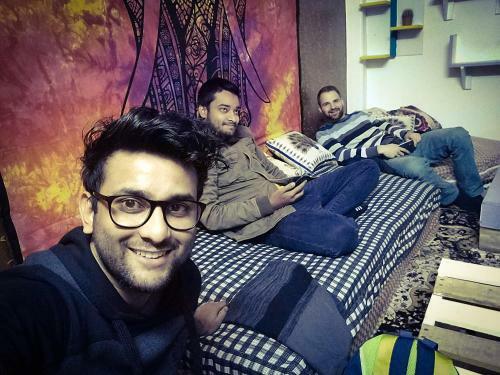 Hiatus' Doors (homestay)