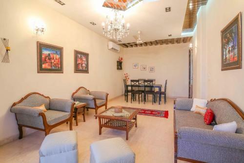 Apartamento Hostie Sarvada-convenient Living In South Delhi