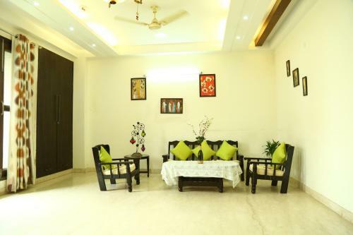 Hostal Service Apartment In Saket