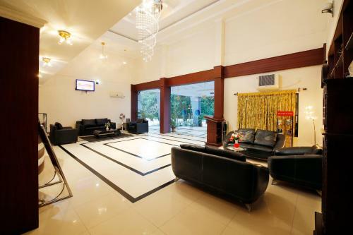 Rose International Hotel