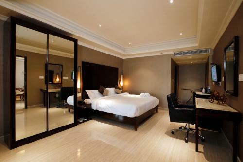 Hotel Park Residency