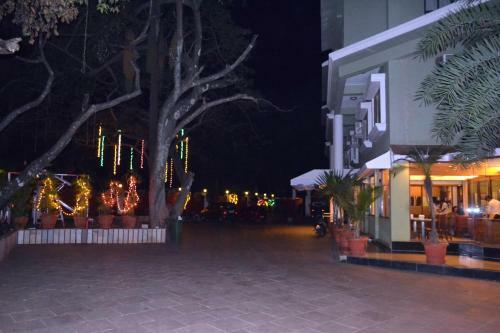 Jaffer Bhai's Brickland Hotel