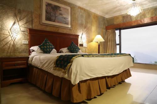 Ravine Hotel