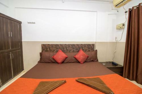 Hotel Travellers Inn