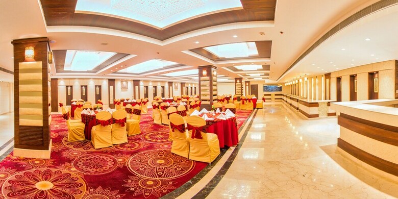 Hotel The Grand Ambassador
