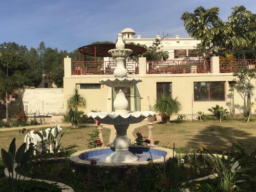 Lodge Prithvi Farm Cottage