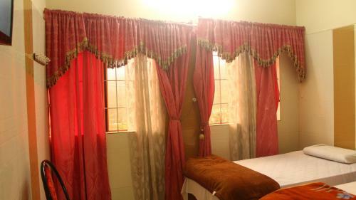 Posada Shanmuga Residency - Vagamon / Elappara