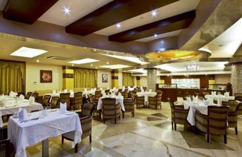 Hotel Gargee Grand