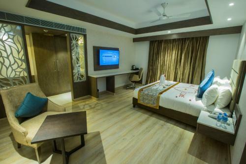 Hotel Saradha Grande