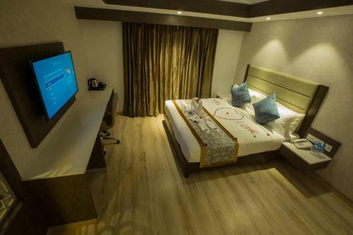 Hotel Saradha Grande