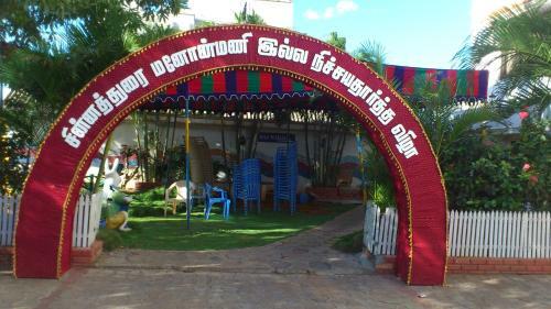 Apartamento Sathyam Grand