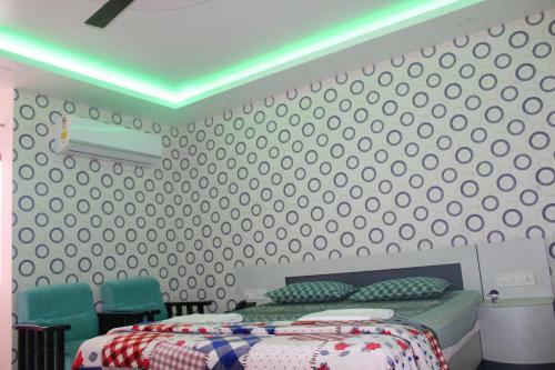 Hotel Gkm Grand