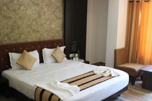 Hotel S R Castle