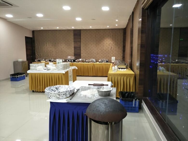 Hotel Mansha Regency